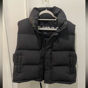 Aritzia super puff vest 
Black - size Medium